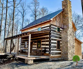 Historic 1830 Cabin Near Shenandoah National Park - Image 2