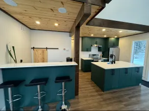 Escape to Nature - Stunning 4-Season Cabin! - Image 4