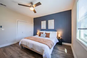 Huge Open Concept 2BR by Walnut - Image 5