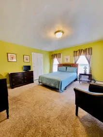 Apartment in Milford - Image 4