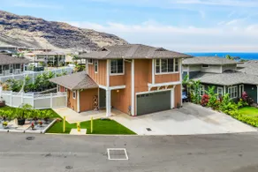 4 Bedroom Luxury Home in Makaha Valley - Image 2