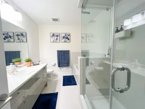 Top-Level Luxe ~ Entire House ~ Sparkling Clean - Image 5