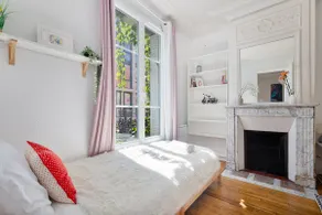 Stylish Paris Stay • Metro 7 min • Near Montmartre - Image 3