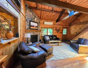 Quiet Luxury, Surrounded By Nature - Image 2
