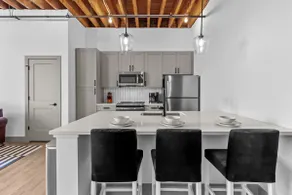 Brick & Bed - 5-Star River View Loft - Image 3