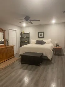 Brownstation Bungalow - Image 3