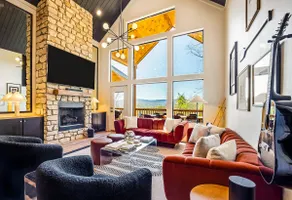 Luxury Ozark Cabin, HotTub, FirePit, 5 mn to River - Image 3