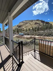 Spacious Lodge viewing the Big Rock Candy Mountain - Image 5