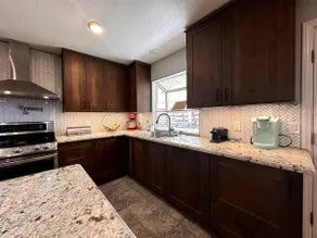 Viva Las Vegas 4-bedroom home with EV Charger - Image 2