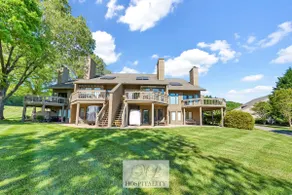 3BR 3BA Fawn Haven Townhome - Image 2