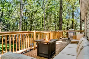 Nature Escape w/ Wood Burning Hot Tub in Poconos - Image 5