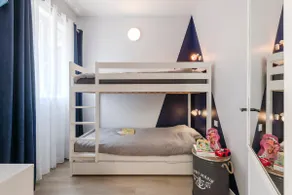 Central apartment, 2 rooms private parking terrace - Image 5