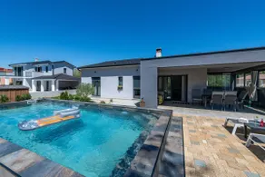 Luxurious and modern Villa surrounded by nature - Image 2