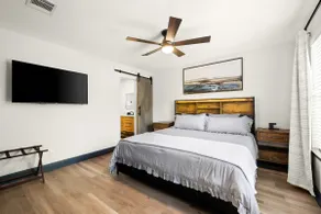 *Modern 2BR | Keurig, Desk, WiFi, Fireplace, W/D - Image 4