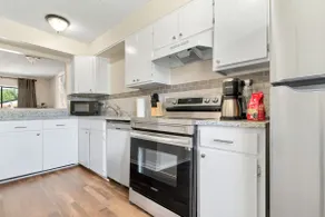 Modern Townhome with King Bed & Office | #7 - Image 3
