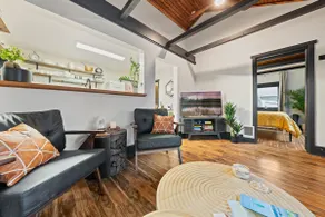 Historic Old Bend Cottage & Carriage House Spa - Image 4