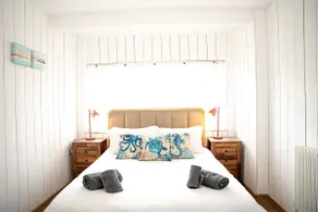 Coastal 5-Bed House Steps to Beach - Image 3
