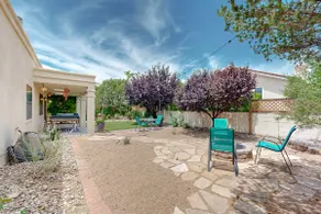 The Vibrant Haven! Close to Golfing, Park, Sights - Image 4