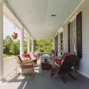 Sprawling Historic Hideaway - Image 4