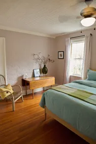Historic Apartment Above Arthur's Market - Image 3