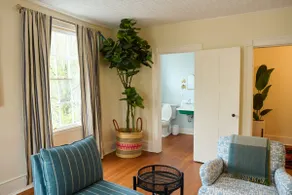 Historic Apartment Above Arthur's Market - Image 2