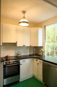 Historic Apartment Above Arthur's Market - Image 4