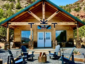 Nestled in Nature- Zion’s Gateway Cabin#7-Jacuzzi - Image 3