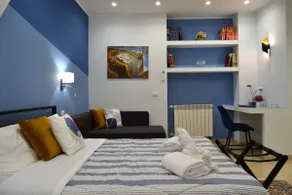 Charming Studio with Kitchen - Image 2