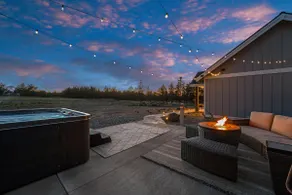 SAGE HAVEN* Hot tub* Mountain Views* Sleeps 8 - Image 2