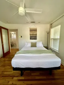 2/1 Cottage + Yard/Near Downtown and UT - Image 5
