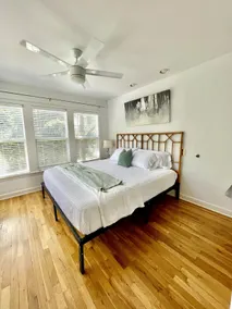 2/1 Cottage + Yard/Near Downtown and UT - Image 4