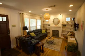 2/1 Cottage + Yard/Near Downtown and UT - Image 2
