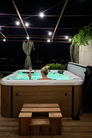 The Suite Bedroom and Spa with a view - Image 3