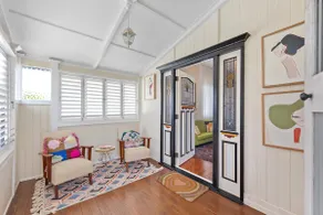 A Colourful Life 4Bed-2Bath-1Car - Queenslander - Image 4