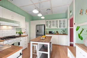 A Colourful Life 4Bed-2Bath-1Car - Queenslander - Image 3