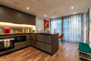 Luxurious Haven in Battersea  - Image 4