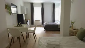 Cozy suite for 4 in the center - Image 2