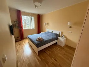 Golden Haven: Sauna, 2-bedroom, walk to beach/shop - Image 2