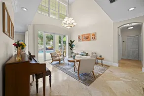 Poolside Paradise: Miami getaway - Image 3