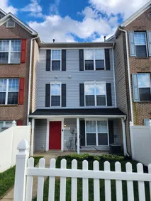 Townhome Ideal for Longer Stays - Image 3