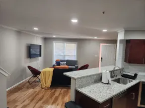 Townhome Ideal for Longer Stays - Image 4