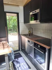 Very comfortable air-conditioned studio - Image 2