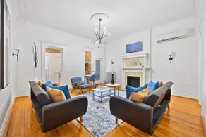 Prime Location 2BDR Loft: Patio, Steps to Subway - Image 2