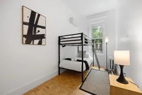 Prime Location 2BDR Loft: Patio, Steps to Subway - Image 5