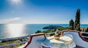 Elegant reserved Cottage overlooking the sea terrace - Image 5