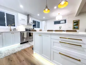 Stylish Newly-Renovated Home in a Central Location - Image 3
