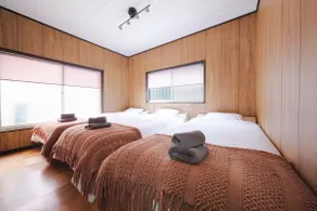 [13 minutes by car from Disney] Private house/accommodates up to 9 people/6 beds/family friendly/toy story room available - Image 3