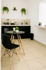 Downtown CSL | A/C | FAST Wi-Fi | Kitchen | Near the Marina - Image 3