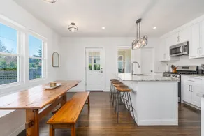 North Fork Vineyard White Farmhouse AirBnB - Image 3