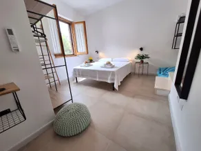 Modern & Central Apartment– Walk to the Beach! - Image 4